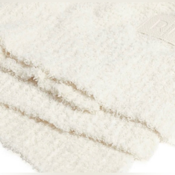 New & Sealed. Rachel Miriam The Cloud Luxury Throw Blanket! - Picture 3 of 5